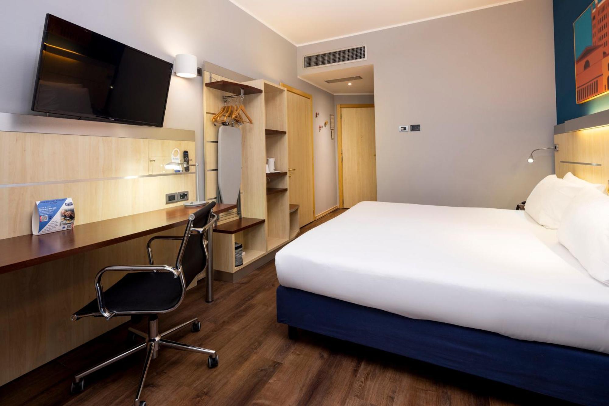 Express Hotel